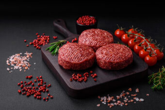 Fresh,Raw,Ground,Beef,Burger,Patty,With,Salt,And,Spices