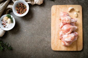 Fresh,Raw,Chicken,Wings,(drumette,Or,Drumstick),On,Wooden,Board