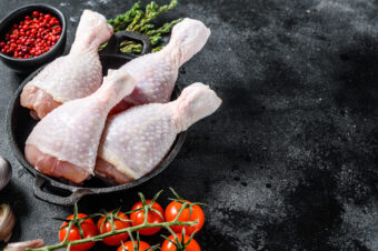 Fresh,Chicken,Drumsticks,,Legs,With,Ingredients,For,Cooking,In,A