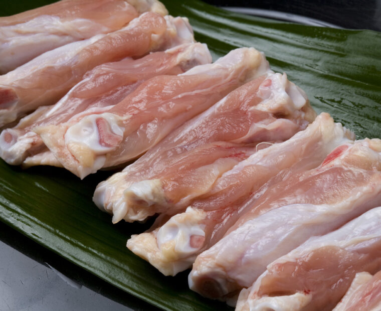 Close-up,Shot,Of,Pieces,Of,Spare,Ribs,On,A,Leaf