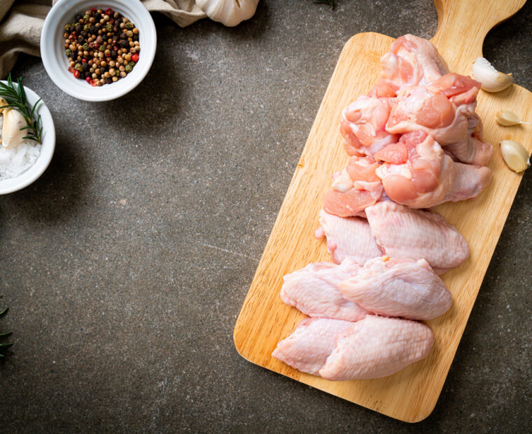 Fresh,Raw,Chicken,Wings,On,Wooden,Board,With,Ingredients